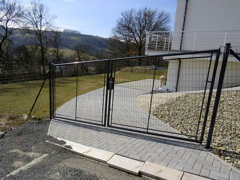 Ploty Zlín - stavba a montžáž oplocení