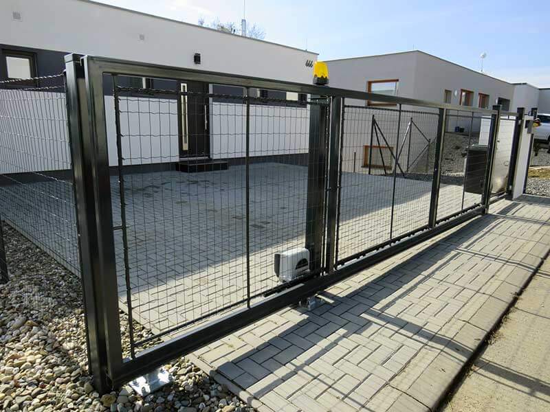 Ploty Zlín - stavba a montžáž oplocení
